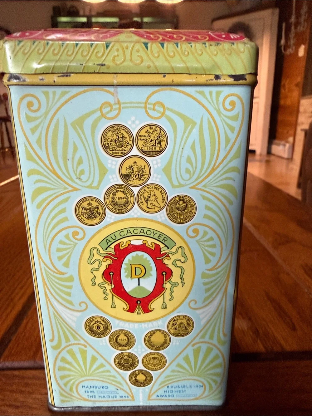 Droste's Cocoa Vintage Red Tin with Green Lid